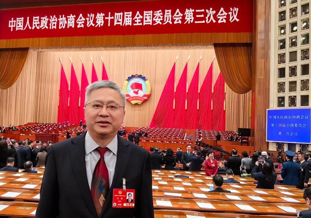 方明.jpg