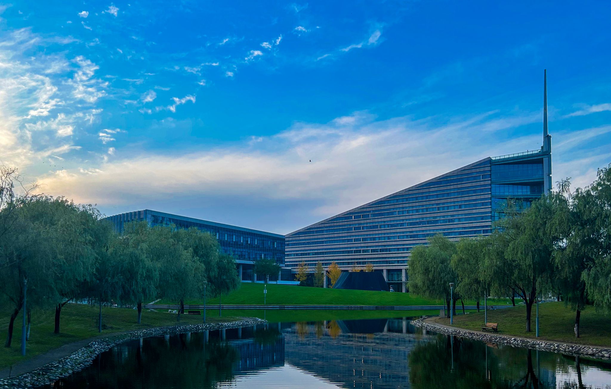 張?zhí)煲?(2).jpg undefined