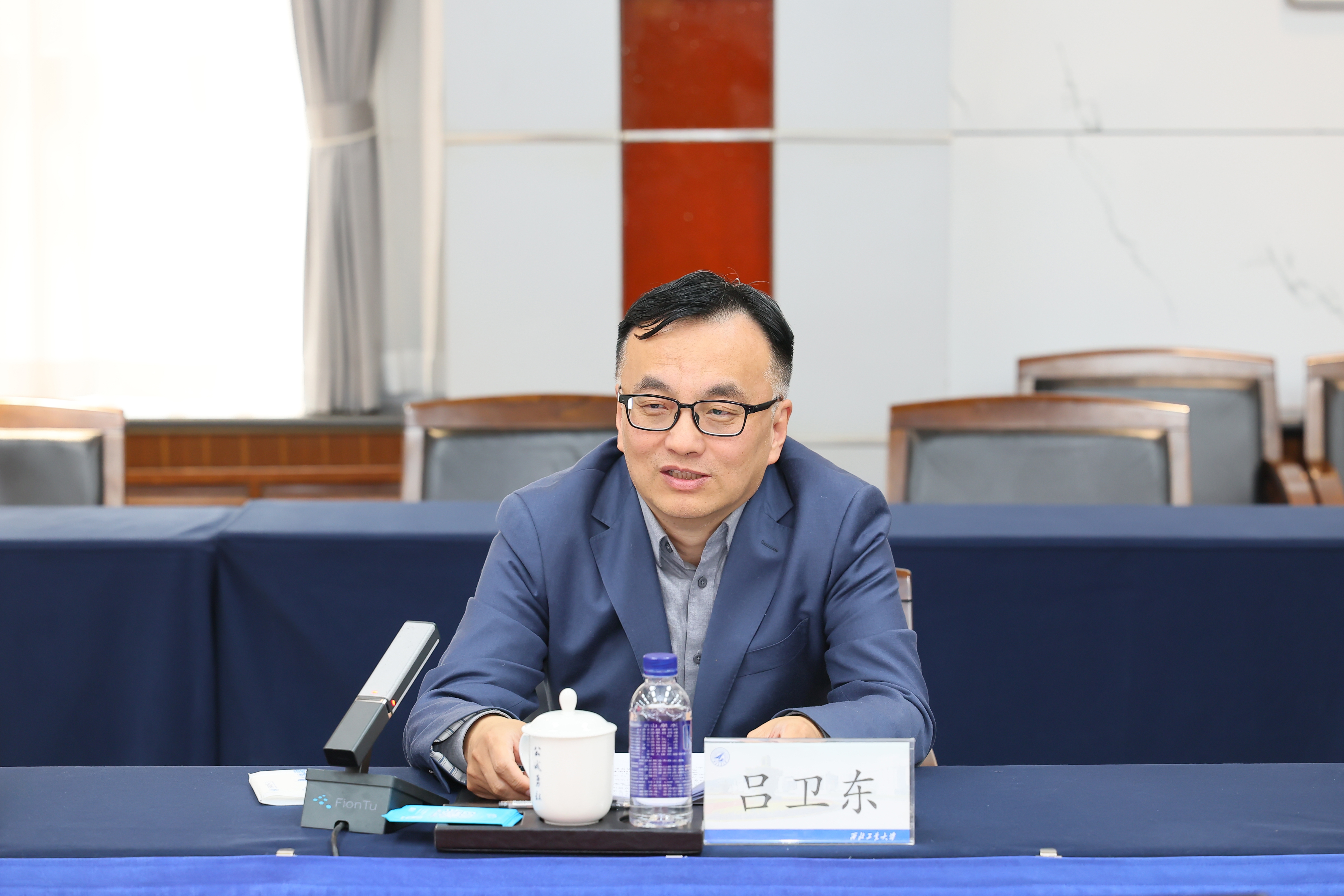 圖2呂衛東書記主持.JPG
